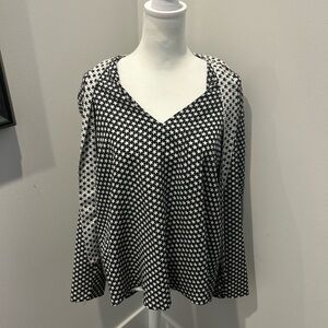 Black and White Houndstooth Women's Top